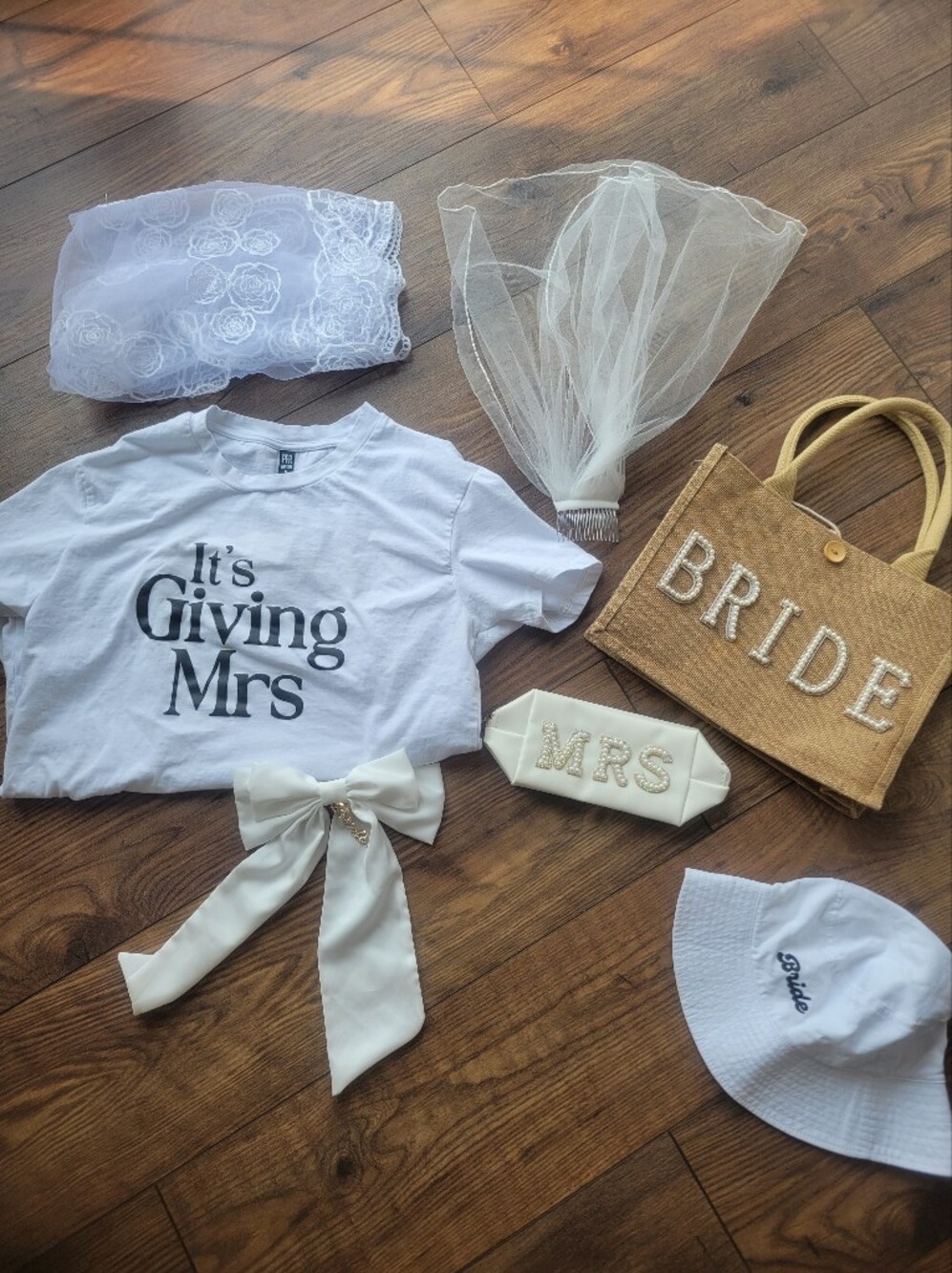 Bridal Lot Of 7 Items.